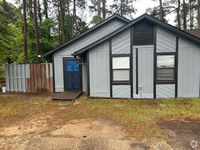 Building Photo - 3533 Torbay Dr