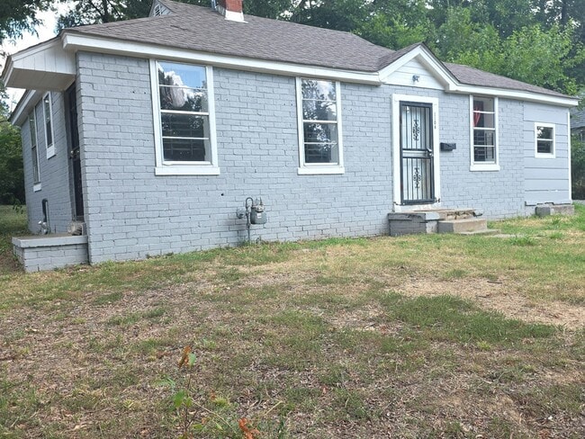 Photo - 1106 Parkland Rd House