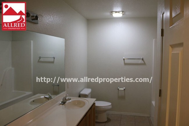 Foto del edificio - Elkins Duplex for Rent