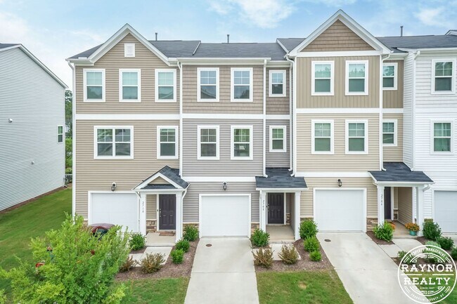 Foto del edificio - immaculate town home with dog park
