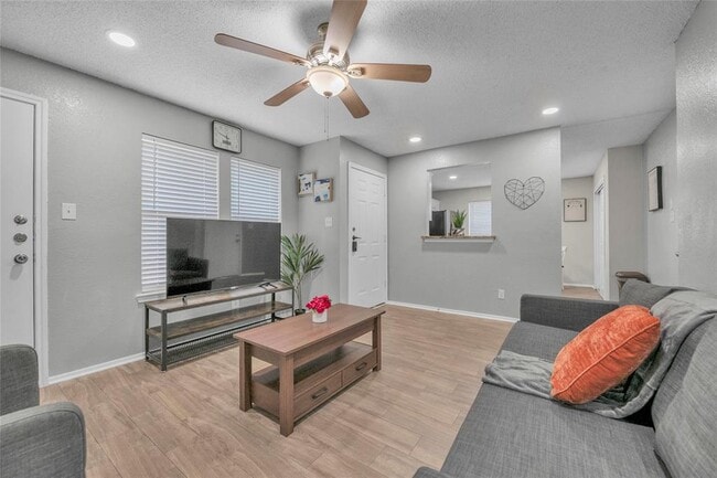 Building Photo - 1507 Hollow Tree Blvd