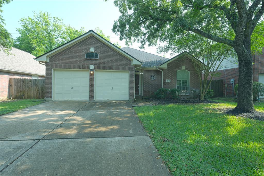 Foto principal - 310 Darby Trails Dr