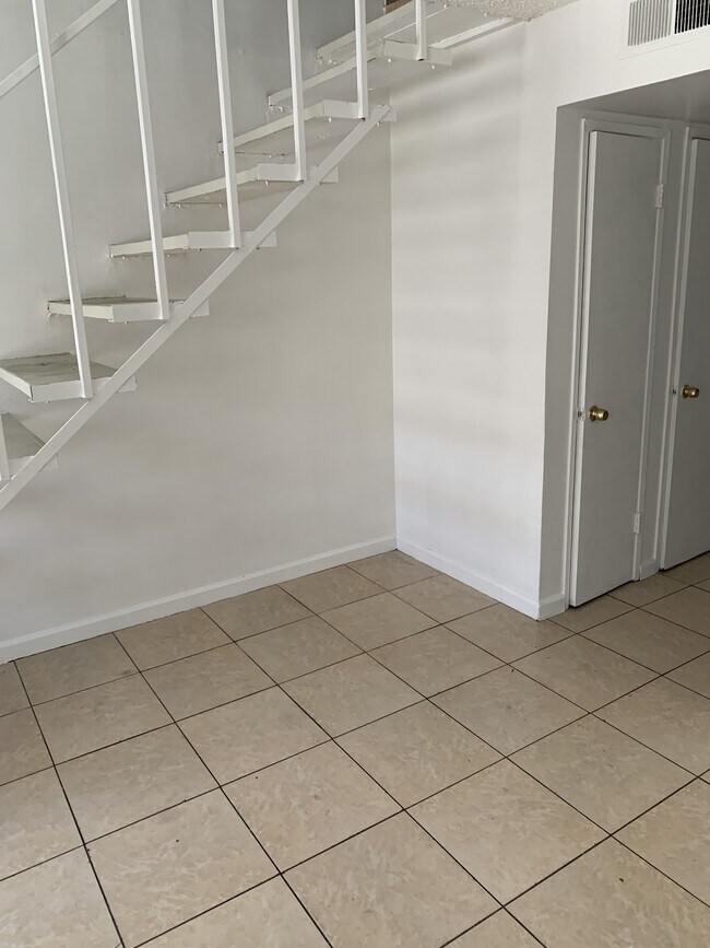 Foto del edificio - 3700 Stockdale Hwy