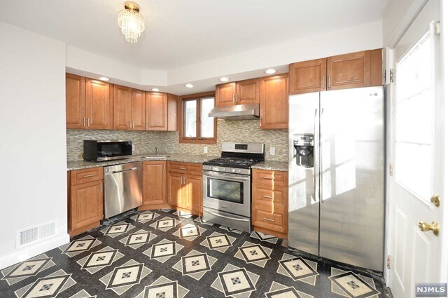 Foto del edificio - 532 N Midland Ave