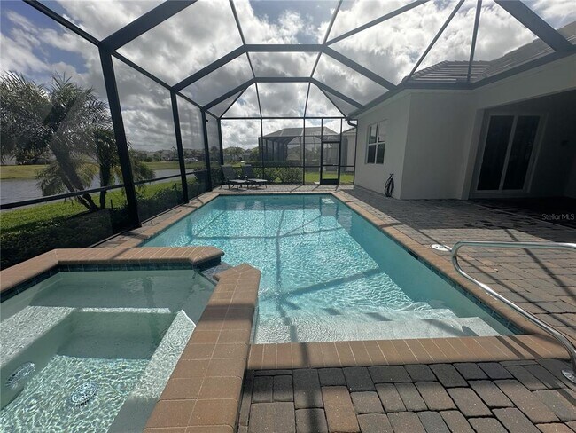 Foto del edificio - 14897 Cherry Blossom Wy