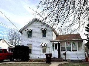 Building Photo - 909 S Fruit Ave