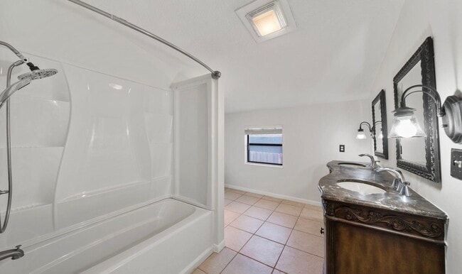 Foto del edificio - 1016 W 12th St