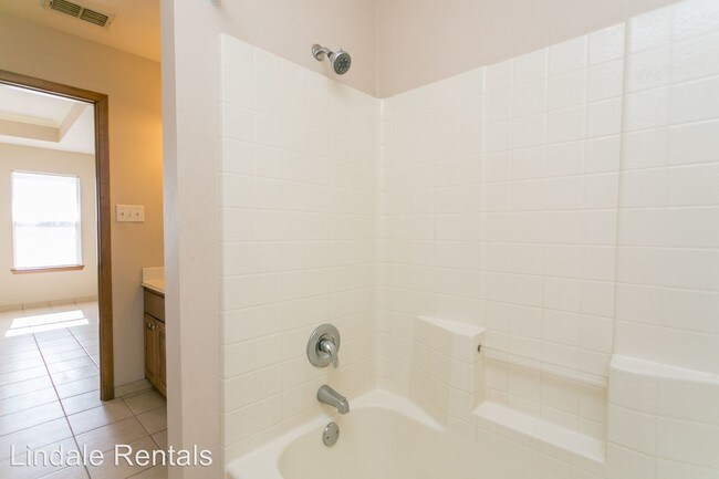 Building Photo - 16141 Rolling Meadows Dr