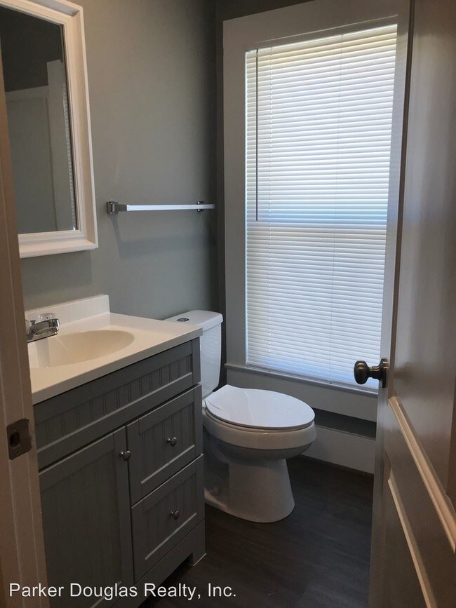 Building Photo - 2 br, 2 bath Apartment - 908A West Spring St.