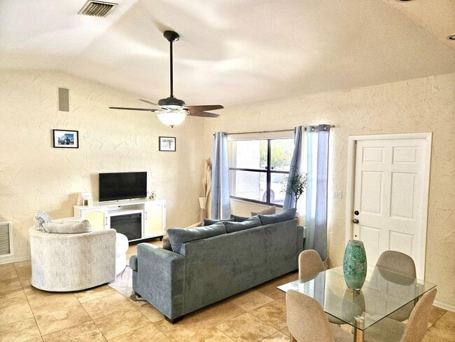 Foto del edificio - 3460 SW 3rd St
