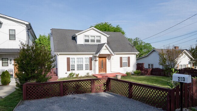 Building Photo - 203 Orlando Ave