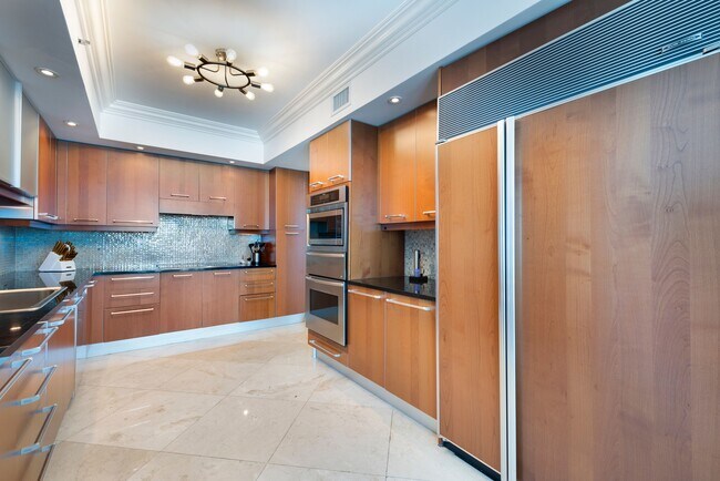 Building Photo - 3101 S Ocean Dr