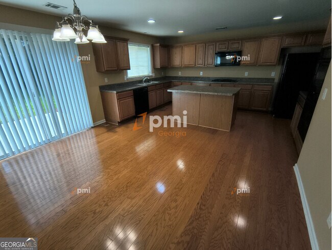 Building Photo - 350 Fairmont Way