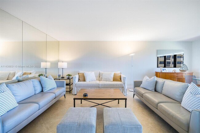 Foto del edificio - 4900 N Ocean Blvd