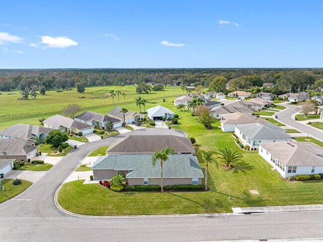 Foto del edificio - Exquisite Huntington Hills Golf and Countr...