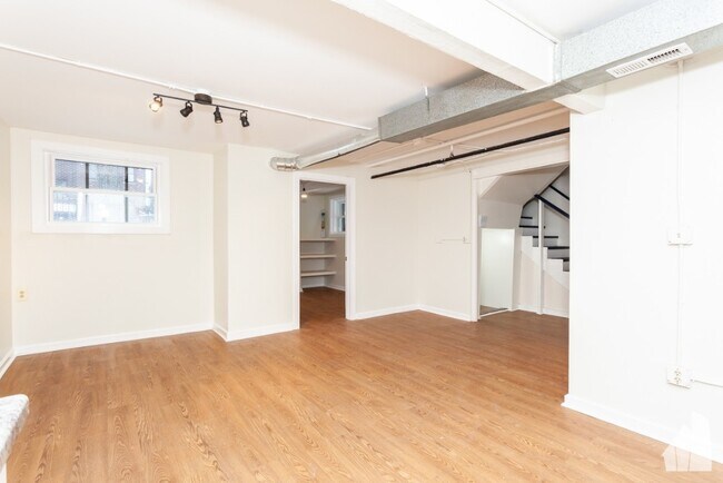 Foto del edificio - 4912 N Troy St