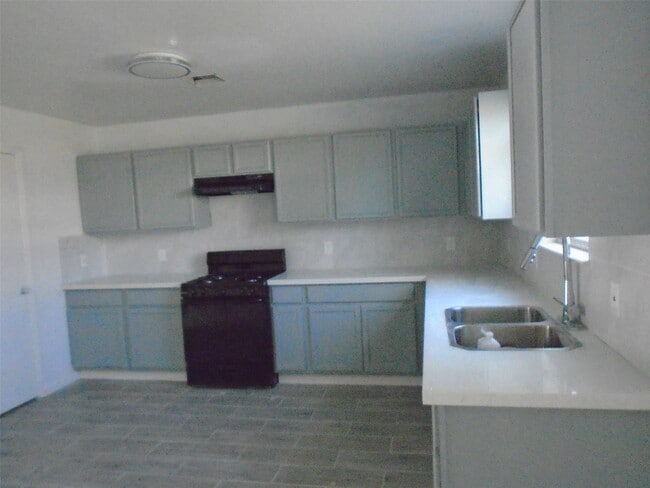 Foto del edificio - 13010 Dawn Hollow Ln