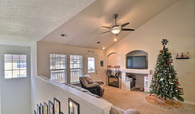Building Photo - 3734 Ponderosa Ct