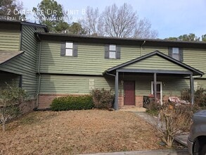 Building Photo - 2 Carriage Cir