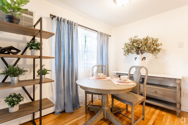 Área de comedor - Jasontown II Apartments