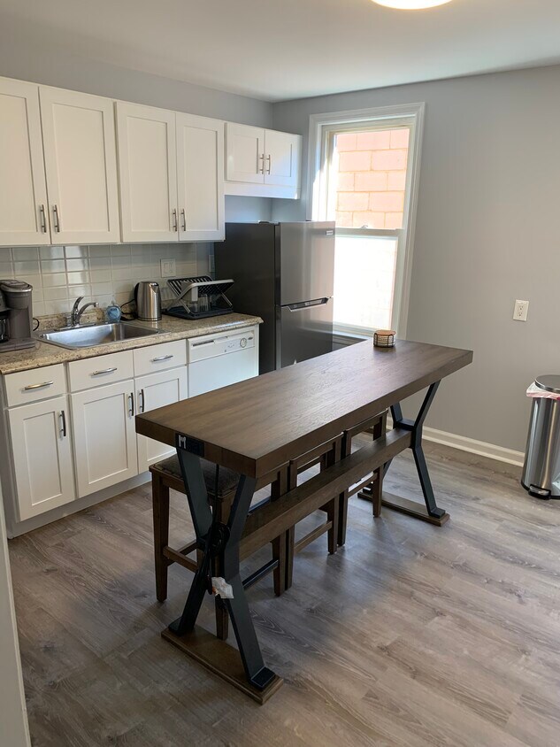 174 Orland St Unit Private room for rent, Bridgeport, CT 06605