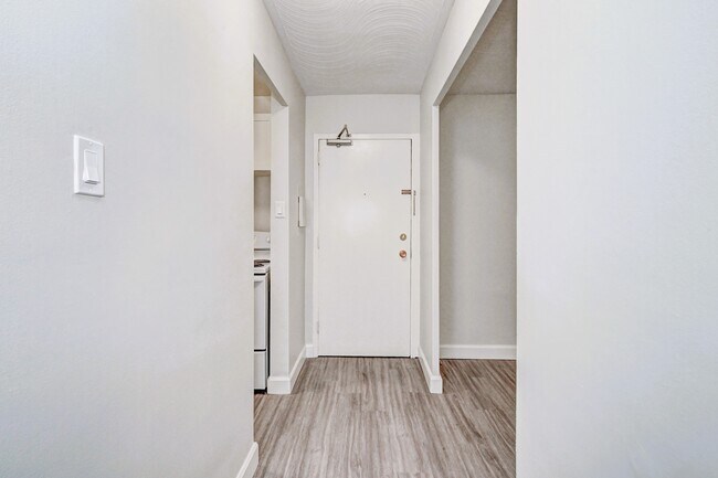 Photo du bâtiment - 26 Willow Road Apartments