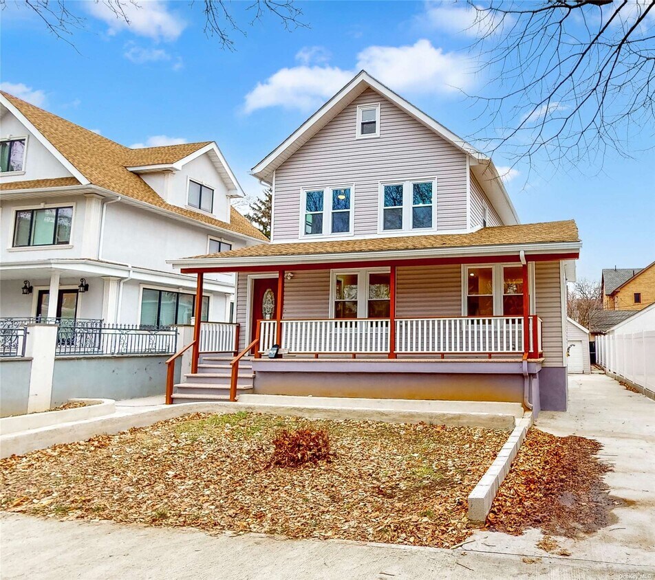 Primary Photo - 84-33 116th St