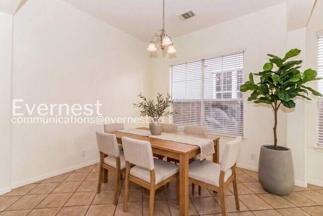 Foto del edificio - 709 W 35th St