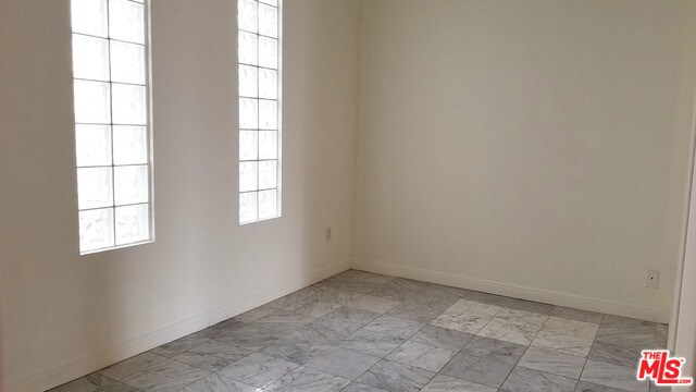 Building Photo - 350 S Norton Ave