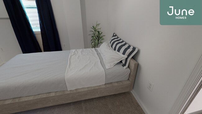 Foto del edificio - Twin room in 5-bed/2.0-bath Home