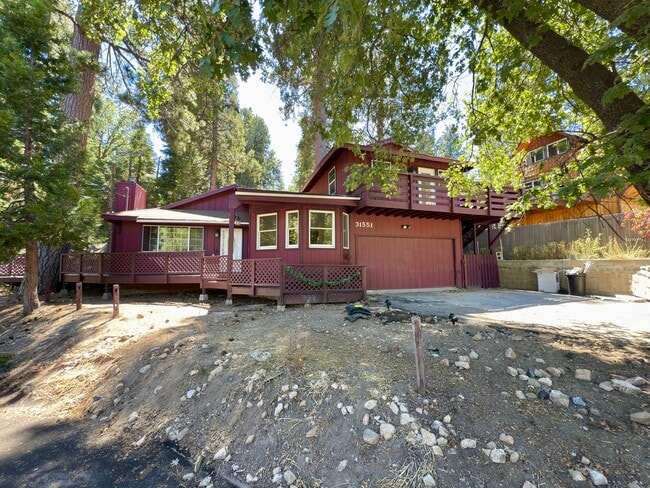 Building Photo - 31551 Wagon Wheel Dr