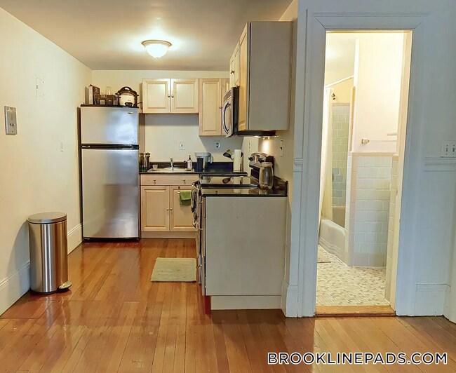 Foto del edificio - 1071 Beacon St