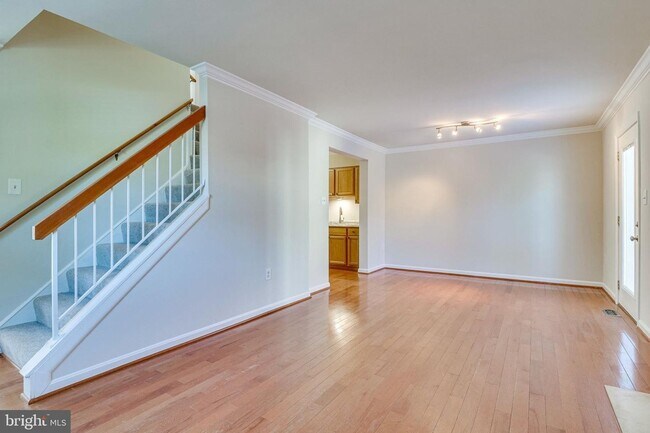 Building Photo - 3000 Winter Pine Ct