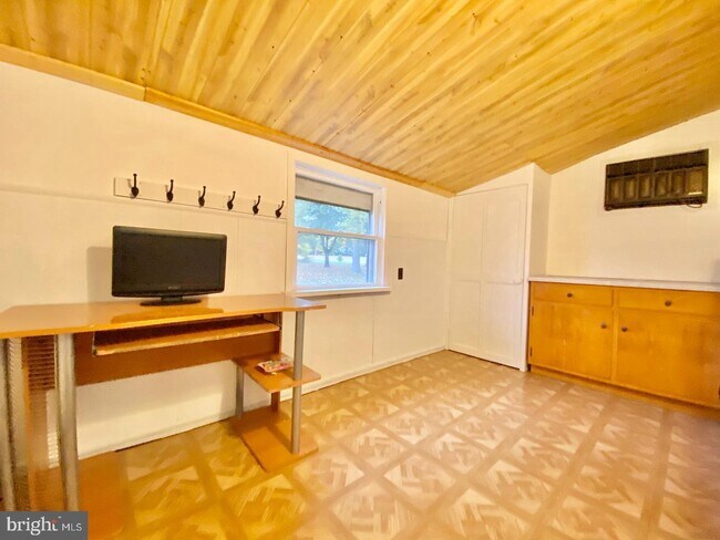 Foto del edificio - 412 Thornton Rd