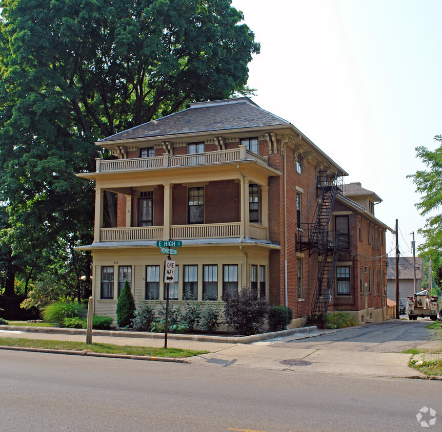 Building Photo - The Rutland