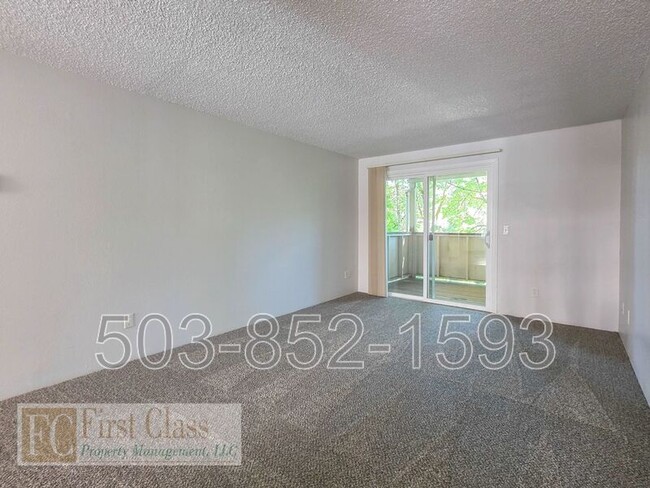 Building Photo - 3618 SW Beaverton Hillsdale Hwy