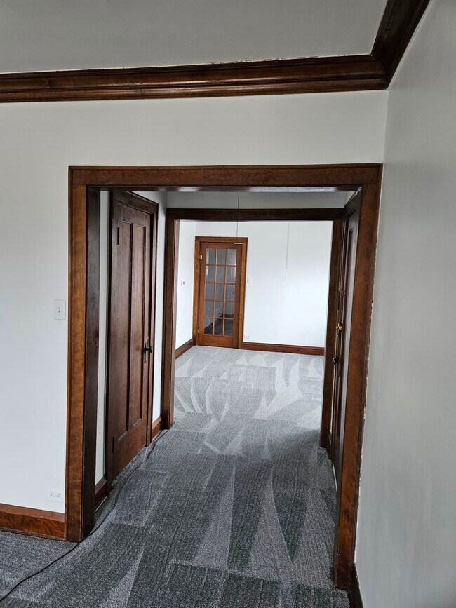12x 12 Dining rm - 4430 N Monitor Ave