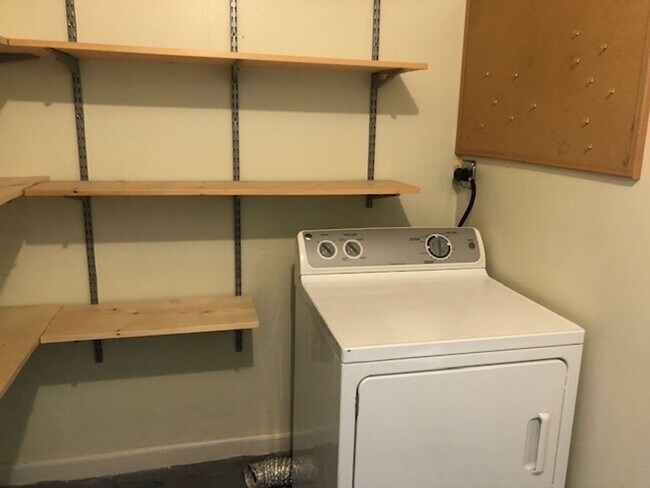 Building Photo - 2 BR 1 BA House