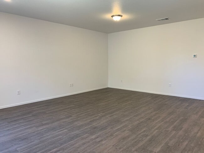 Foto del edificio - 4 bedroom Townhome