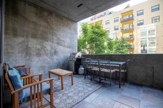 Building Photo - 1025 Island Ave