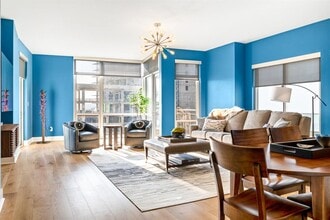 Building Photo - 603 Davis St