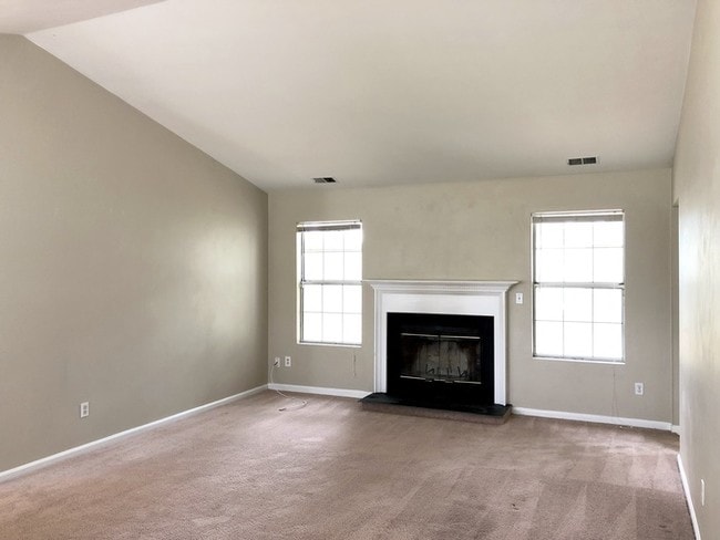 Building Photo - BEAUTIFUL 3 BED/2BATH IN FOX CHASE!