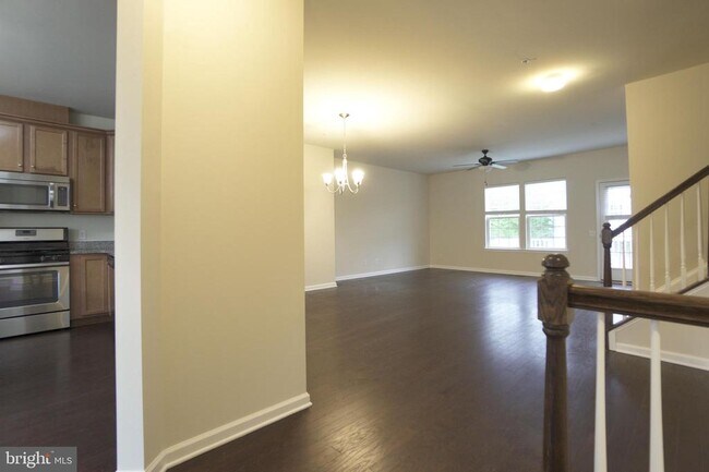 Building Photo - 1812 Pinnacle Dr