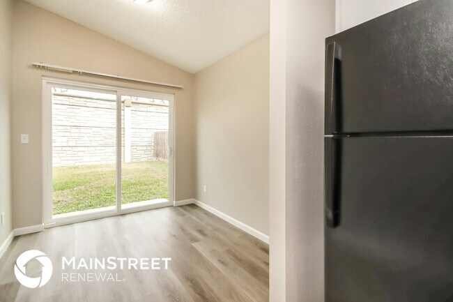 Foto del edificio - 4630 Callery Creek Dr