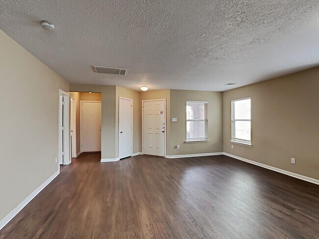 Building Photo - 3018 Ribbon Creek Way