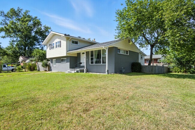 Foto del edificio - 2918 Somerset Ln