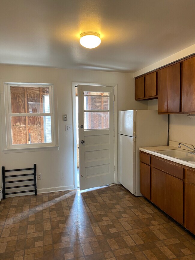 Building Photo - 1817 14th Ave