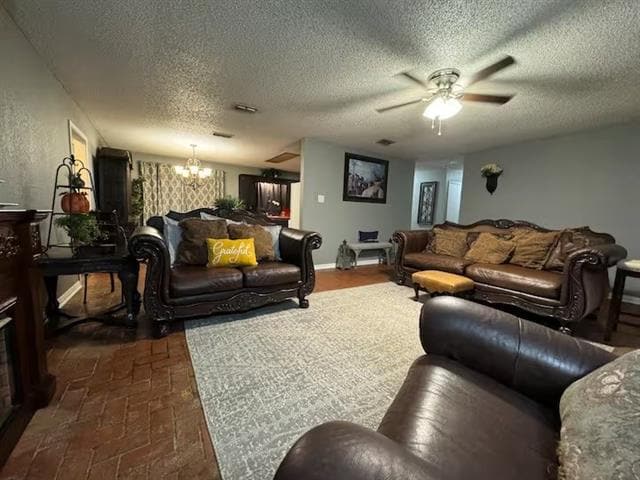 Building Photo - 690 Sommerfeld Dr