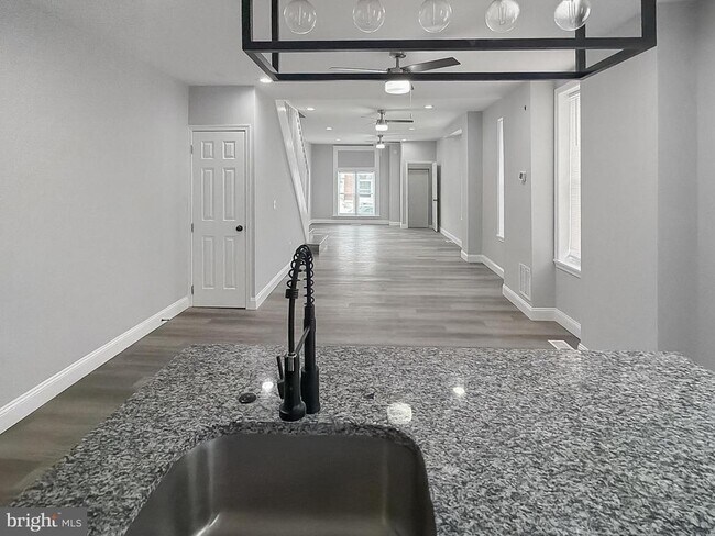 Foto del edificio - 733 N Linwood Ave