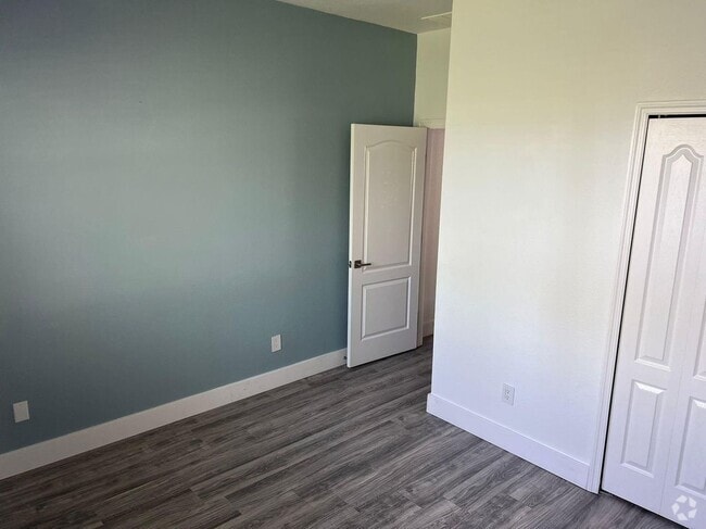 Building Photo - 10947 Savannah Wood Ct